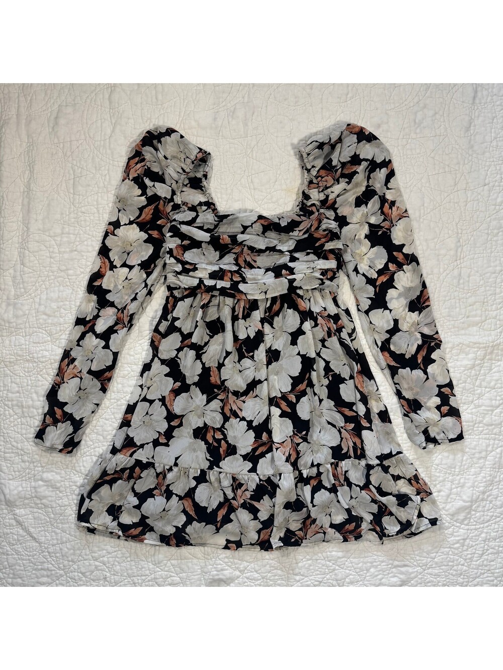 Abercrombie Long Sleeved Ruched Floral Mini Dress Size small